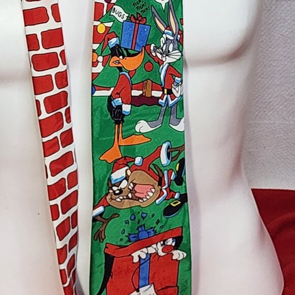 Looney Tunes Mania Red and Green Fireplace Holiday Character Vintage Poly Tie - Picture 3 of 16